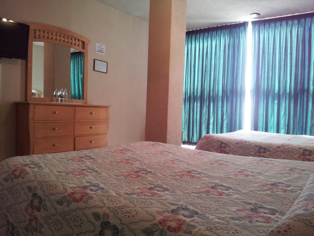 Hotel El Monte サラマンカ 部屋 写真