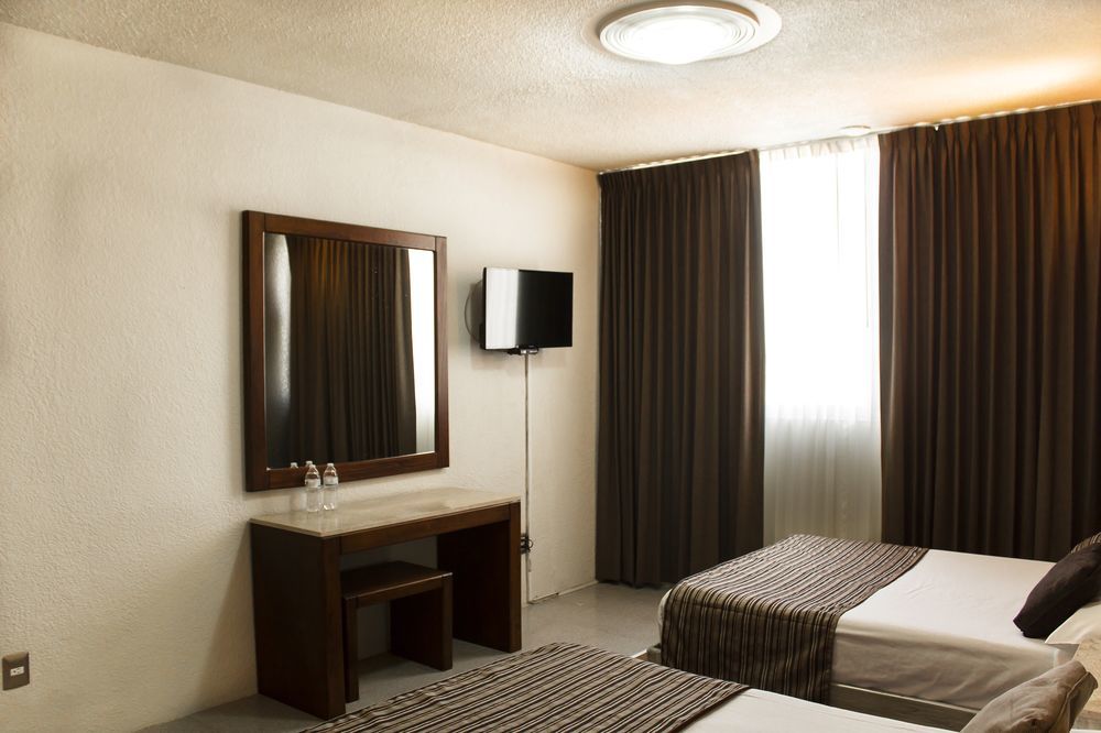 Hotel El Monte サラマンカ エクステリア 写真