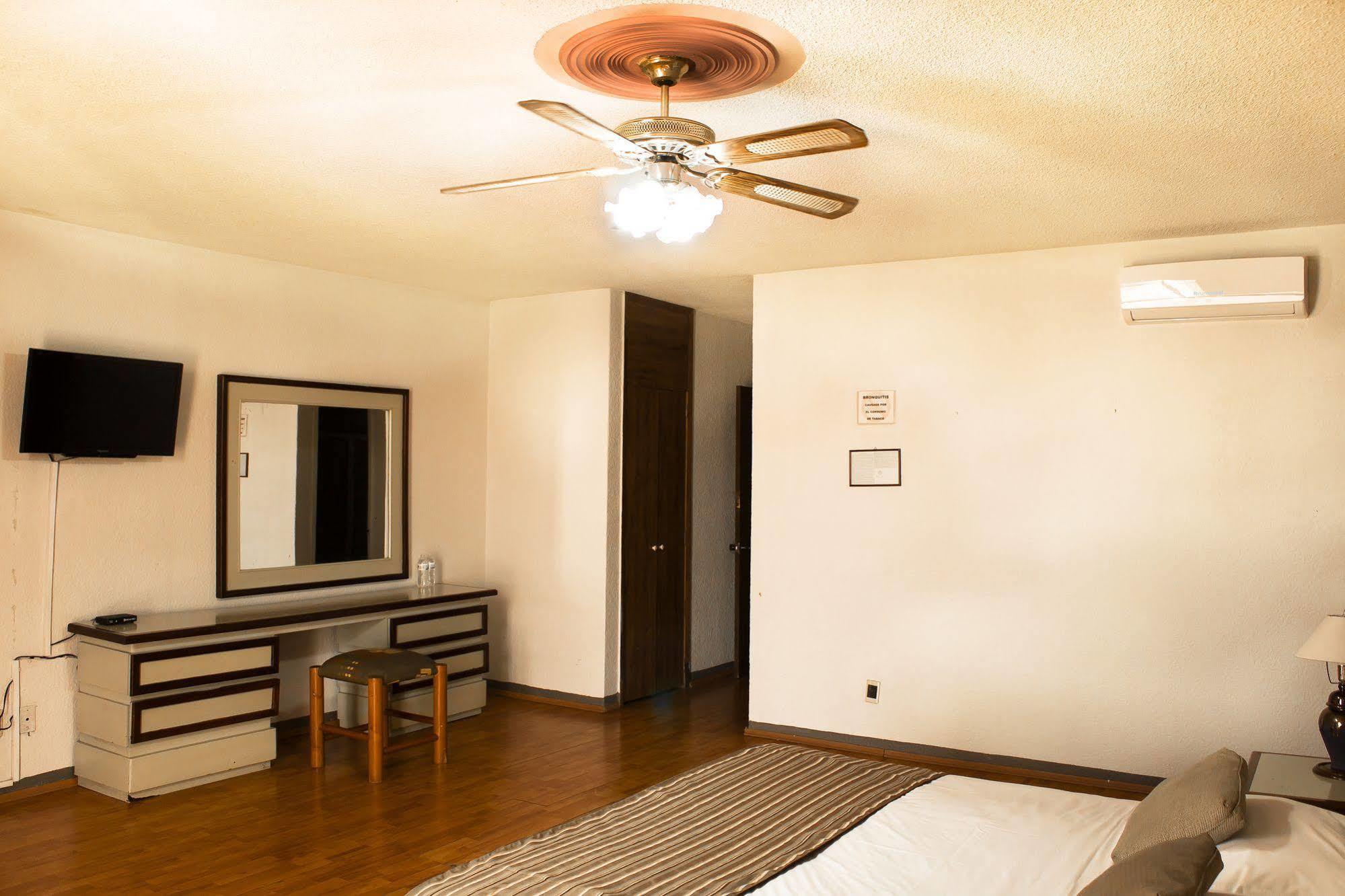 Hotel El Monte サラマンカ エクステリア 写真