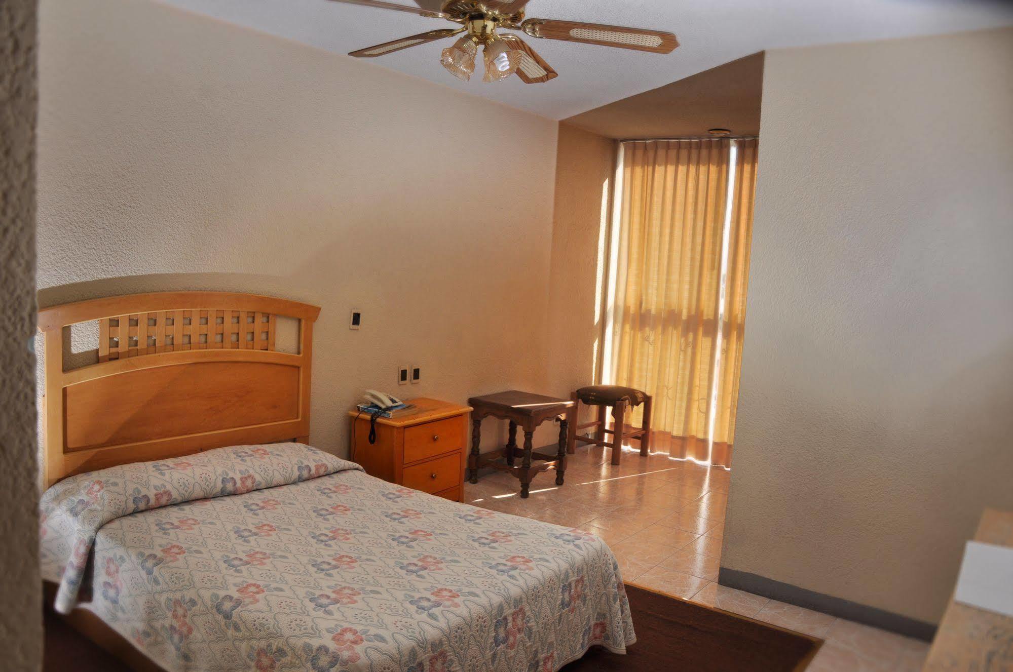 Hotel El Monte サラマンカ エクステリア 写真